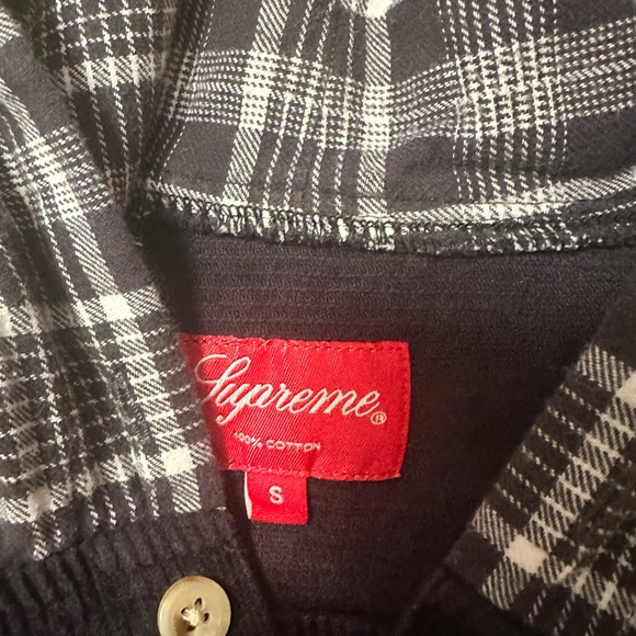 Supreme - Picture 2 of 4